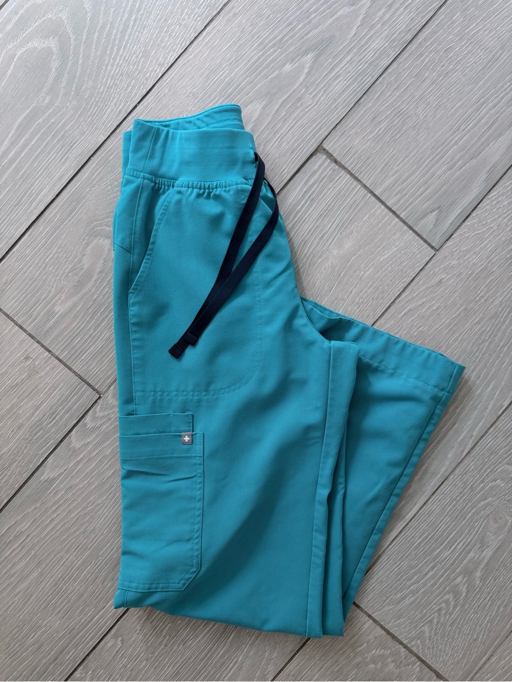Figs teal scrub pants XS- petite Isabella wide leg - Picture 6 of 6